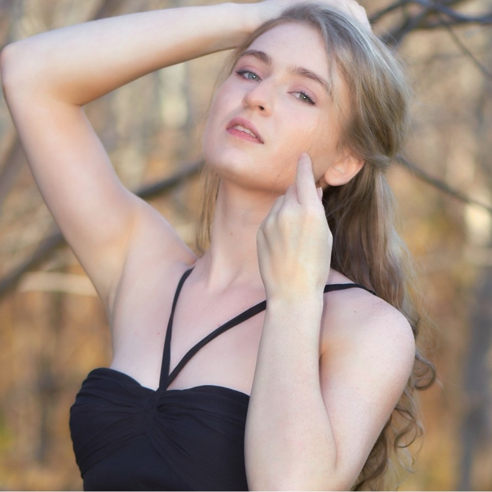 Stunning 100% Silk BCBGMaxAzria Ruffle black Draped Maxi Dress/gown. Halter.